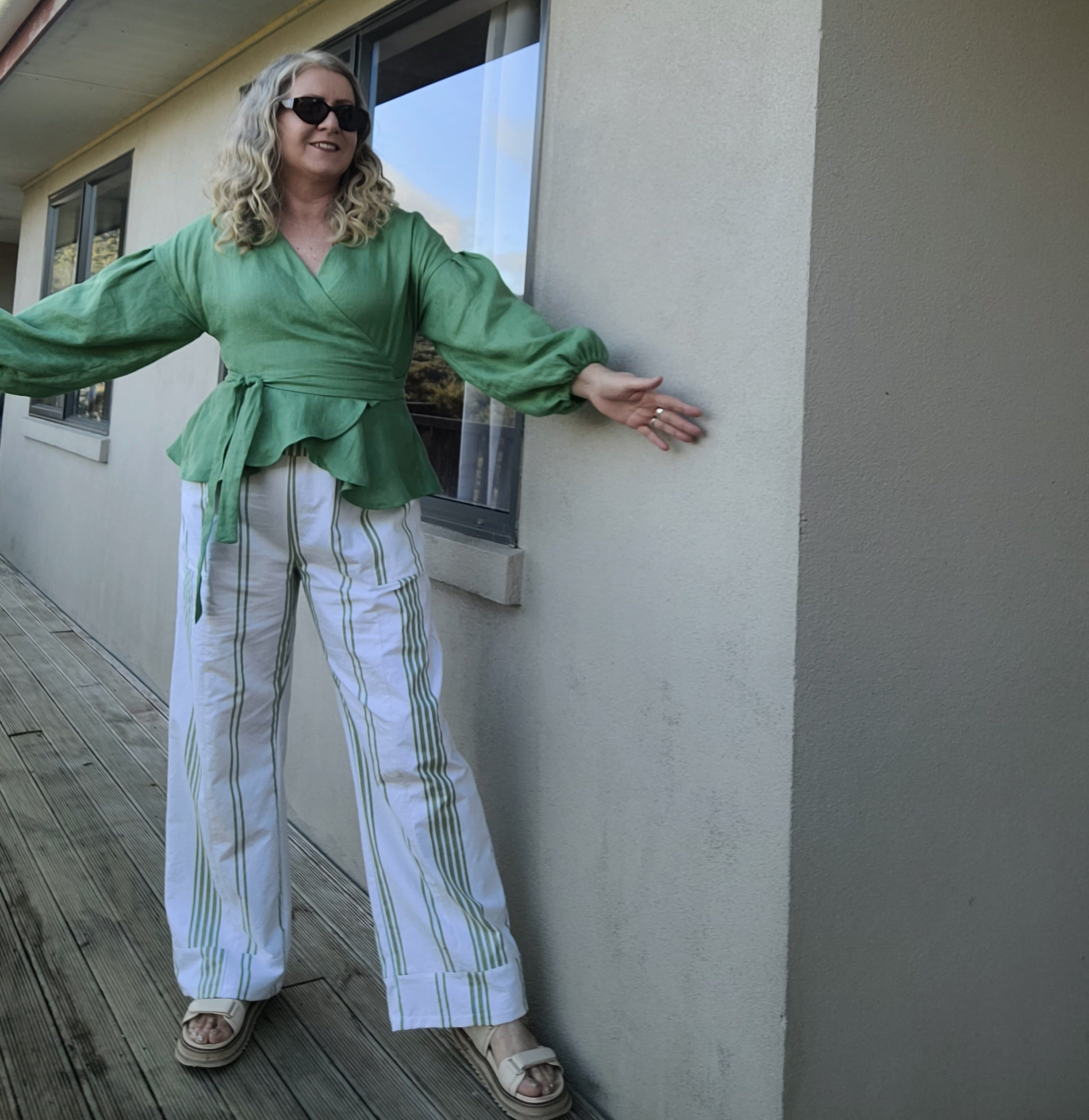 "Tokatea" Pure Linen Wrap Top – Kashmir Green Size 14