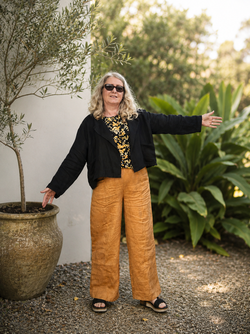 "Otama" Black pure Linen Cropped Blazer Size 16